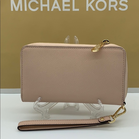 MICHAEL KORS JET SET TRAVEL LG FLAT MF PHN CASE - Picture 9 of 16